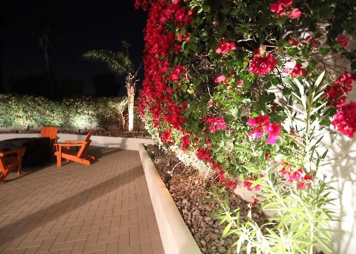 Summer Fun In Indian Wells. Private Pool, 4Bd, 3Ba.