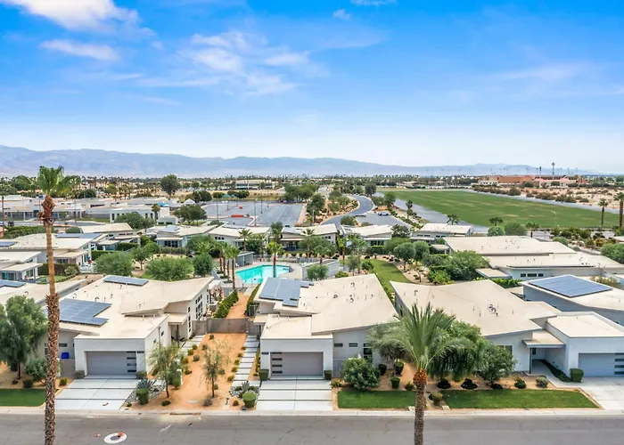 Modern Desert Retreat With Private Pool Spa Ev Charger Near Tennis Garden
